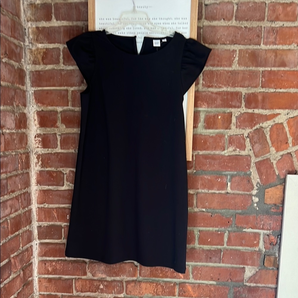 NWT GAP Black Cap Sleeve Shift Dress